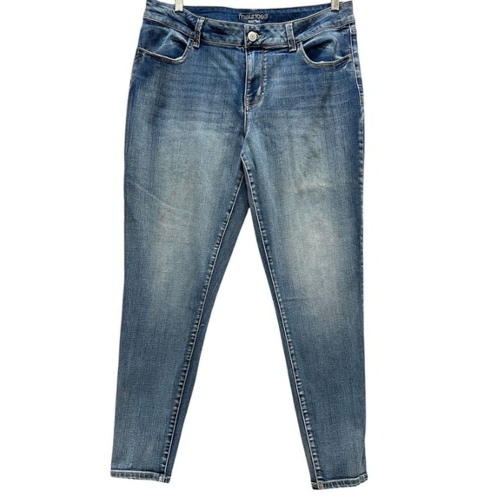 Maurices Mid Rise Straight Leg Lightwash Womens Jeans Size XL